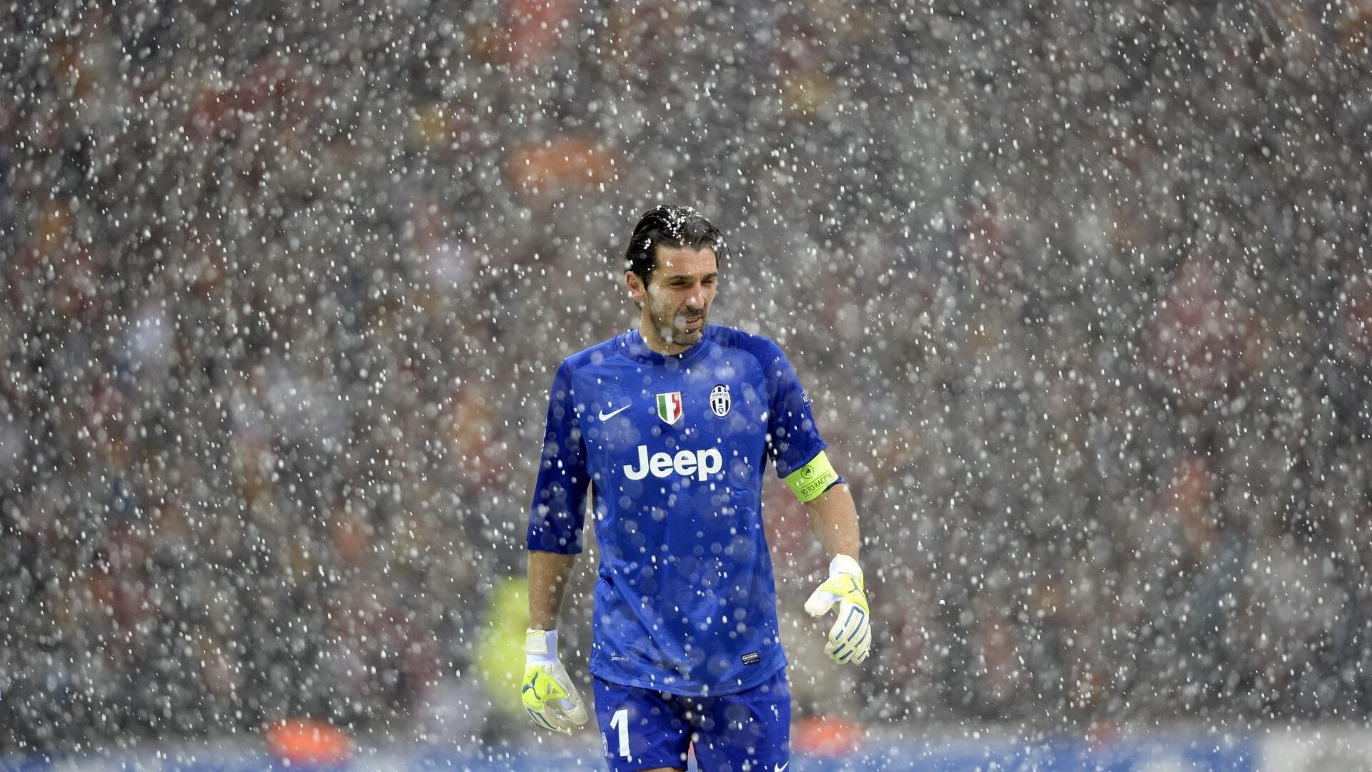 国家队缺乏灵活战术备选方案的问题是否突出